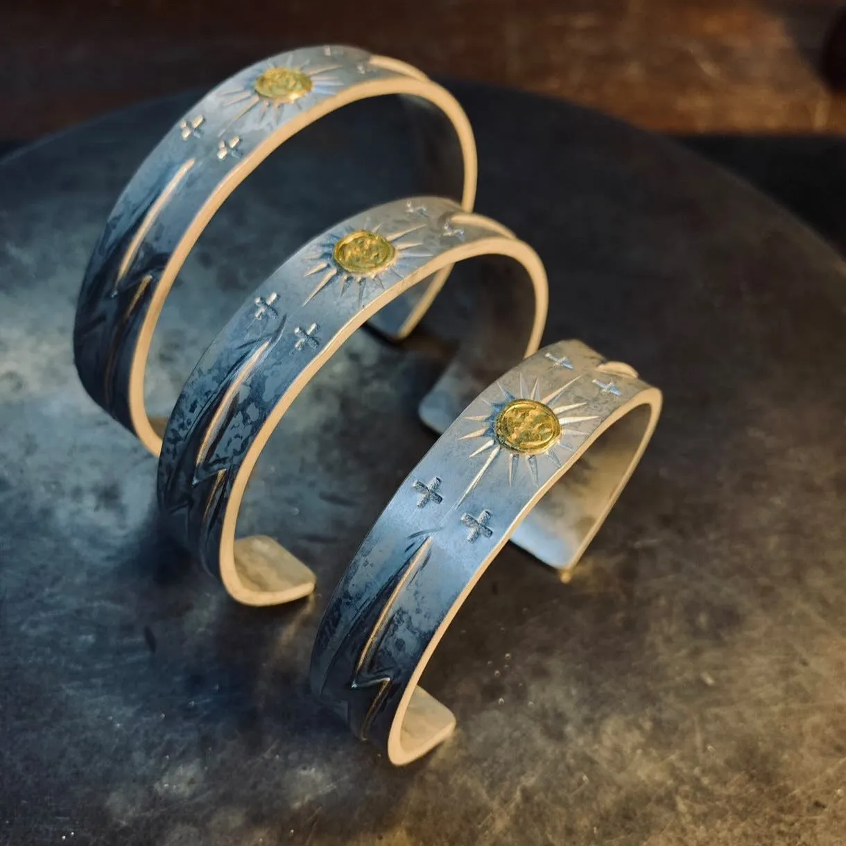 12MM 24K Gold Point Radiation Lightning Bangle