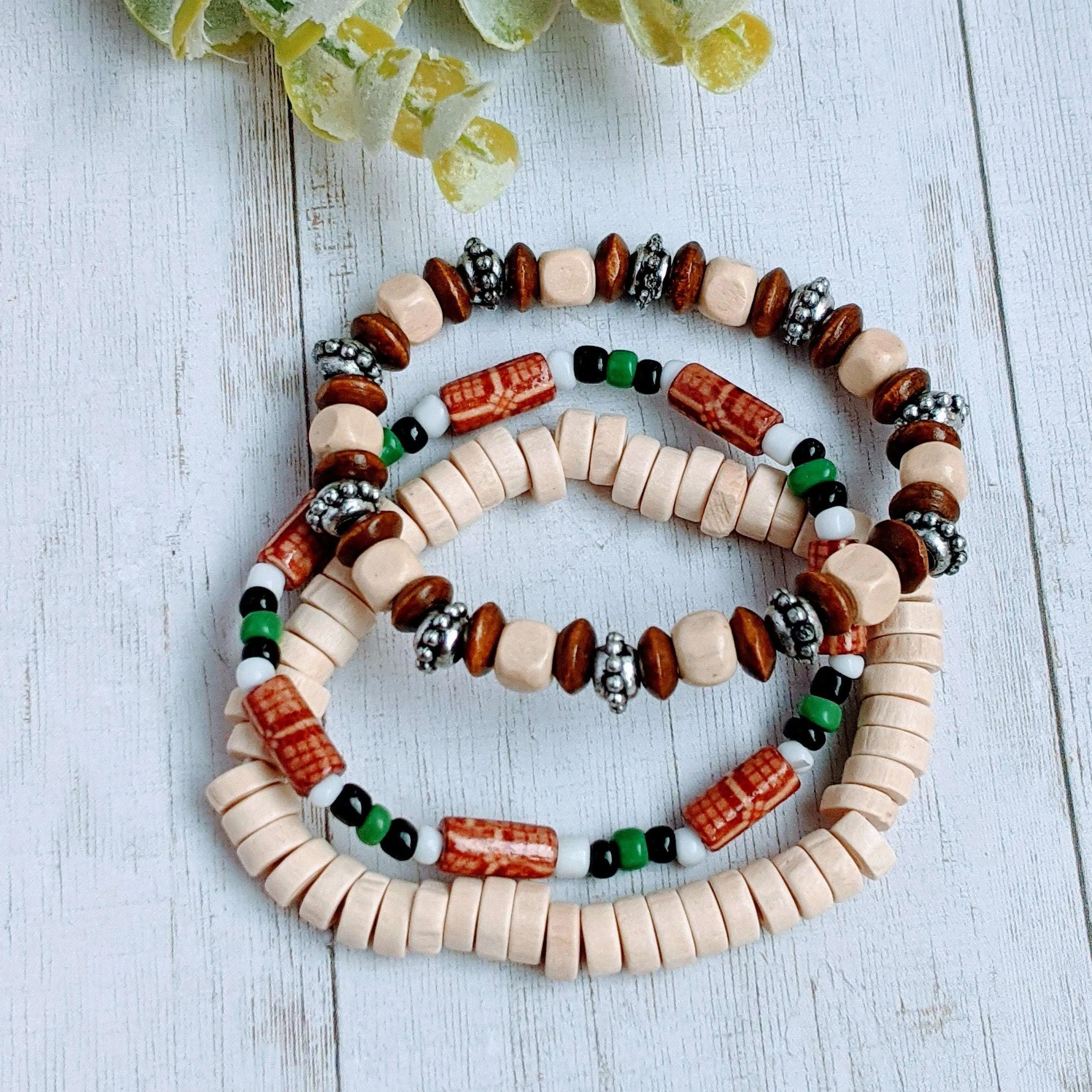 Ivory Heishi Wood Bead Stretch bracelet - Unisex