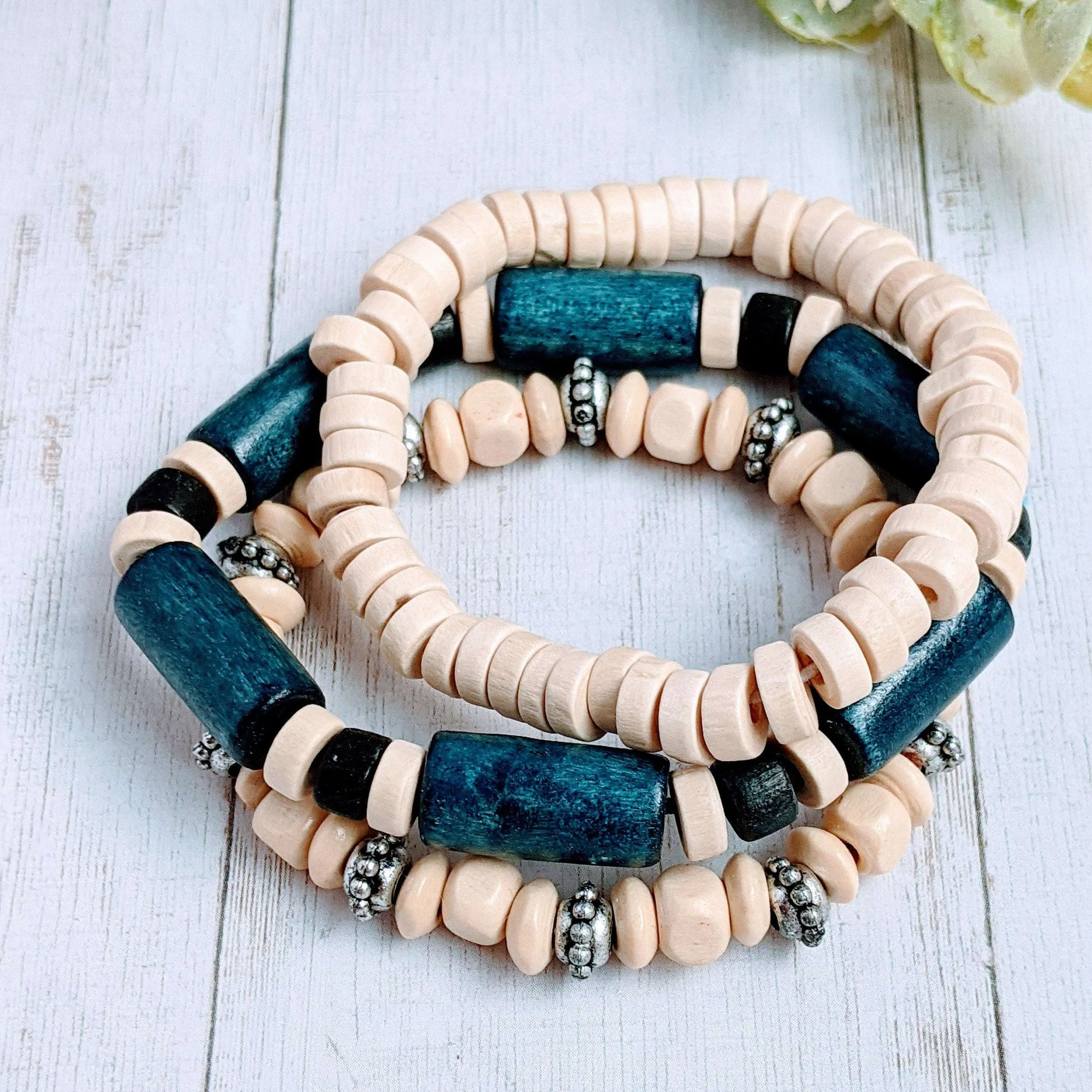 Ivory Heishi Wood Bead Stretch bracelet - Unisex