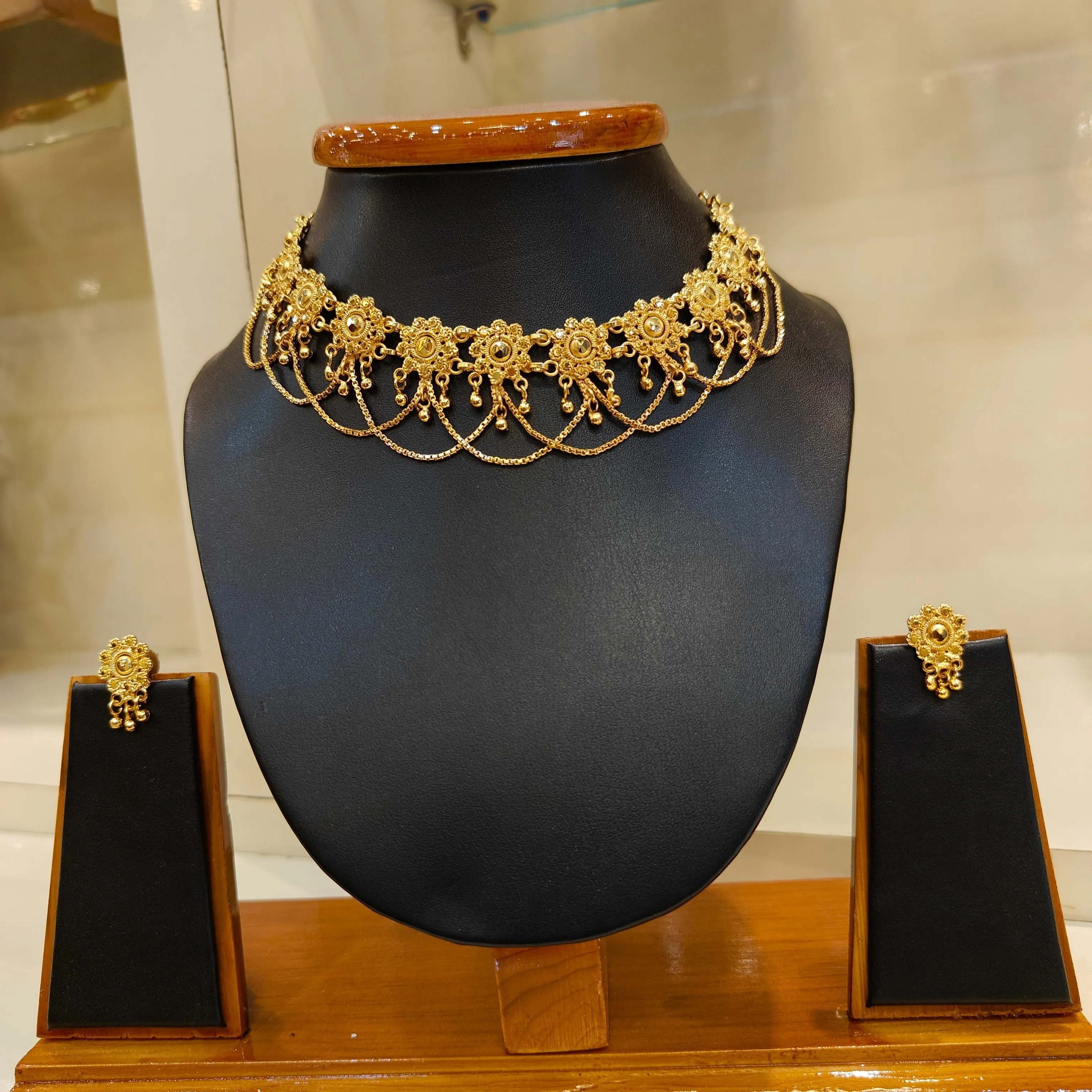 Sohini - Stylish Floral Chain Choker Necklace Set