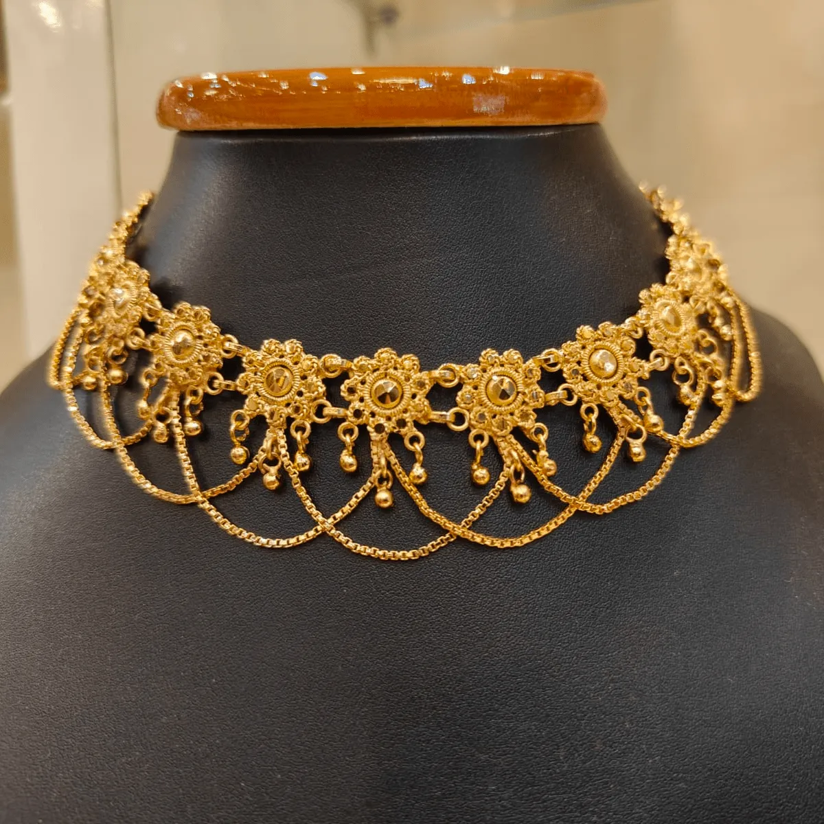 Sohini - Stylish Floral Chain Choker Necklace Set